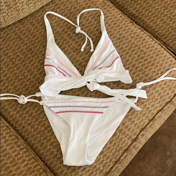 Ruffle bikini - Picture 3 of 5